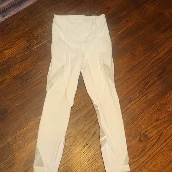 Lululemon Run Smoothly Crop size 4 - Picture 2 of 7